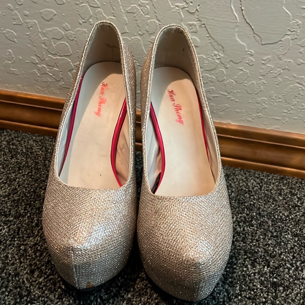 Gold Glitter Pumps